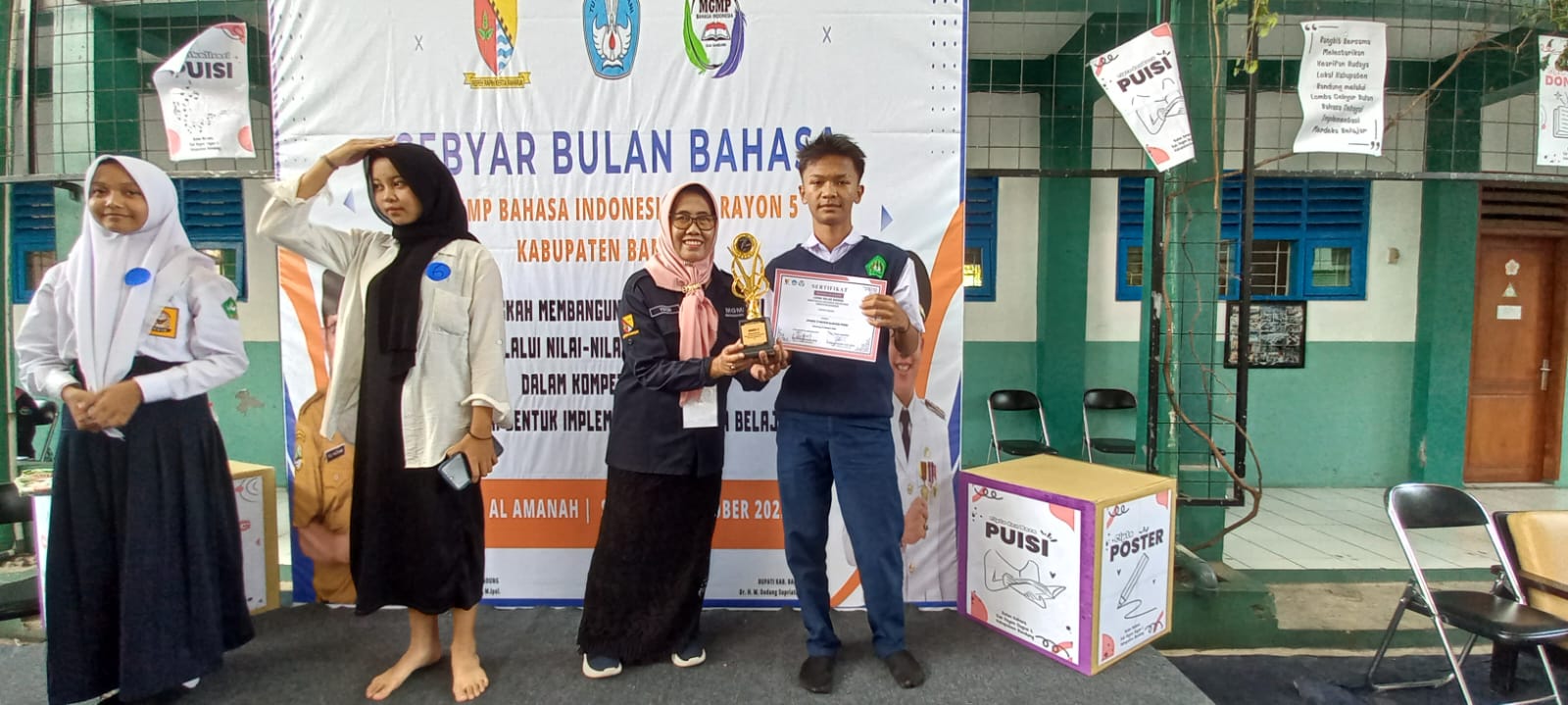Juara 3 Lomba Musikalisasi Puisi se-Gugus 5 Kabupaten Bandung